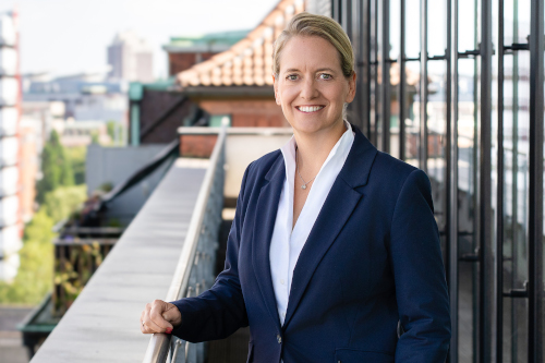 innobis's tweet photo. innobis macht IFB Hamburg #SAP #HANA-ready! Dorothee Heider, Vorstandsmitglied IFB Hamburg: „innobis bringt nicht nur hohe bankfachliche Kompetenz mit, sondern auch ein tiefes Verständnis für unsere Prozesse auf bankfachlicher und technischer Ebene.“ Mehr: https://t.co/XFAWAtyeGr https://t.co/0M6mteUERa