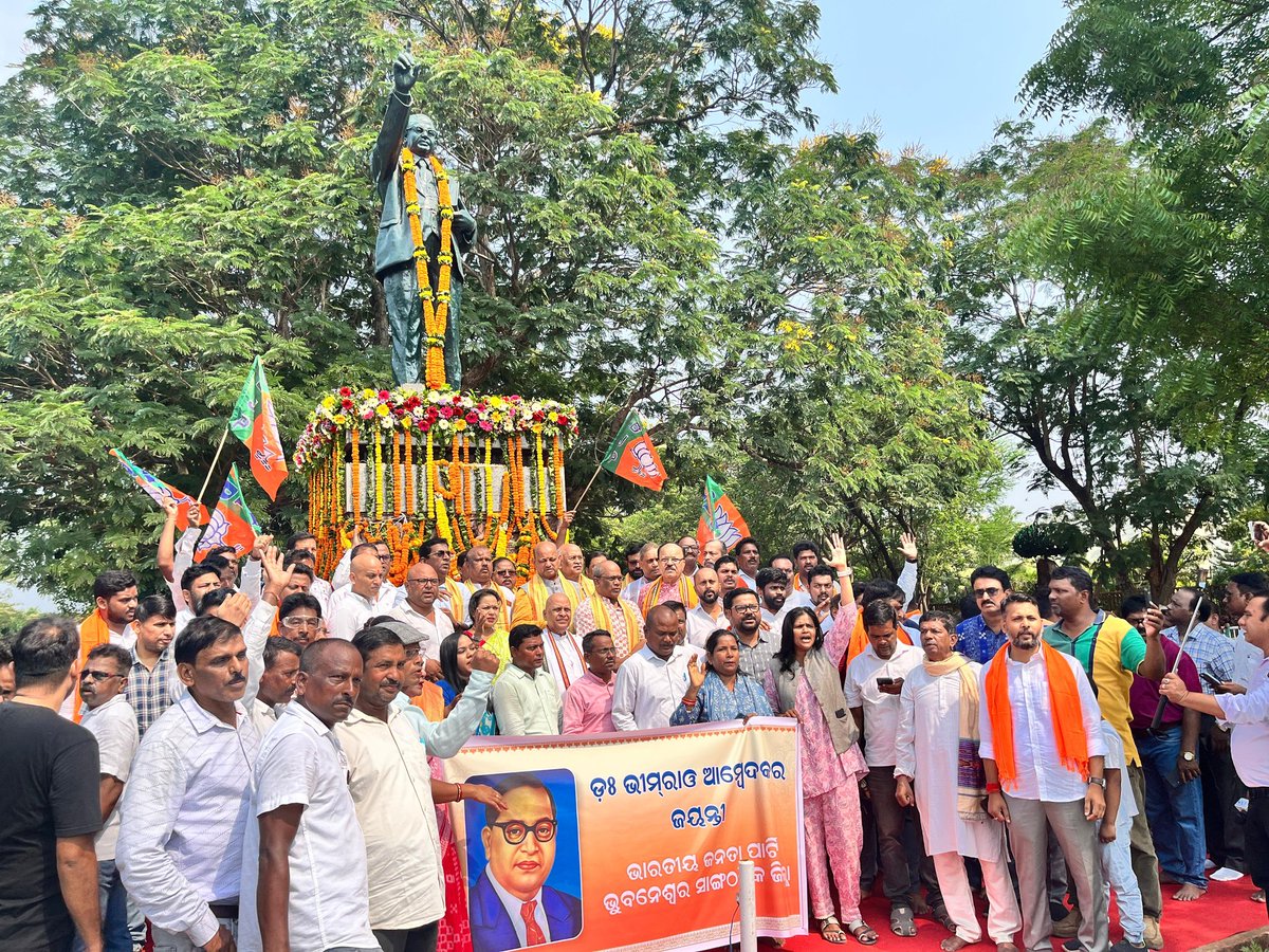 sumantaghadei95's tweet photo. ଭାରତୀୟ ସମ୍ବିଧାନର ପ୍ରଣେତା 'ଭାରତ ରତ୍ନ' ବାବାସାହେବ ଡକ୍ଟର ଭୀମରାଓ ରାମଜୀ ଆମ୍ବେଦକରଙ୍କ ଜୟନ୍ତୀରେ ବିନମ୍ର ଶ୍ରଦ୍ଧାଞ୍ଜଳି l 
@BJP4Odisha 
@CMO_Odisha 
@narendramodi 
@PandaJay 
@SamalManmohan7 
@PandaAvilash 
#ଭୁବନେଶ୍ୱର_ସାଂଗଠାନିକ_ଜିଲ୍ଲା https://t.co/XV0hUhavvw