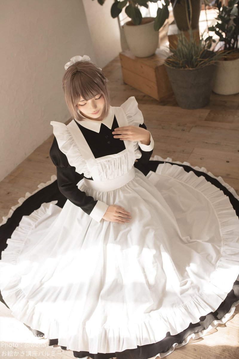 palmie_oekaki's tweet image. 円形ロングスカートのメイドさんを描く時の参考にどうぞ💖