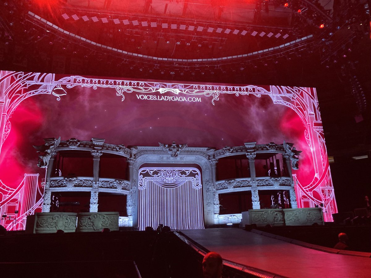 monster_dave's tweet photo. Final time at the Opera Haus at the Myahem Ball 😭 https://t.co/EPEORJWREA