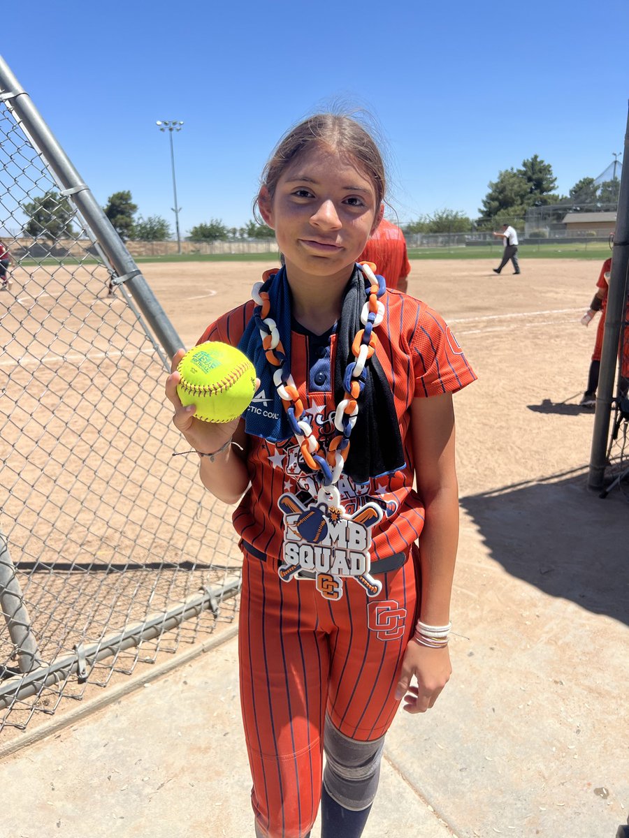 AriResendiz8's tweet image. Inside the park home run at States
OCGSL
#softball #States #12u