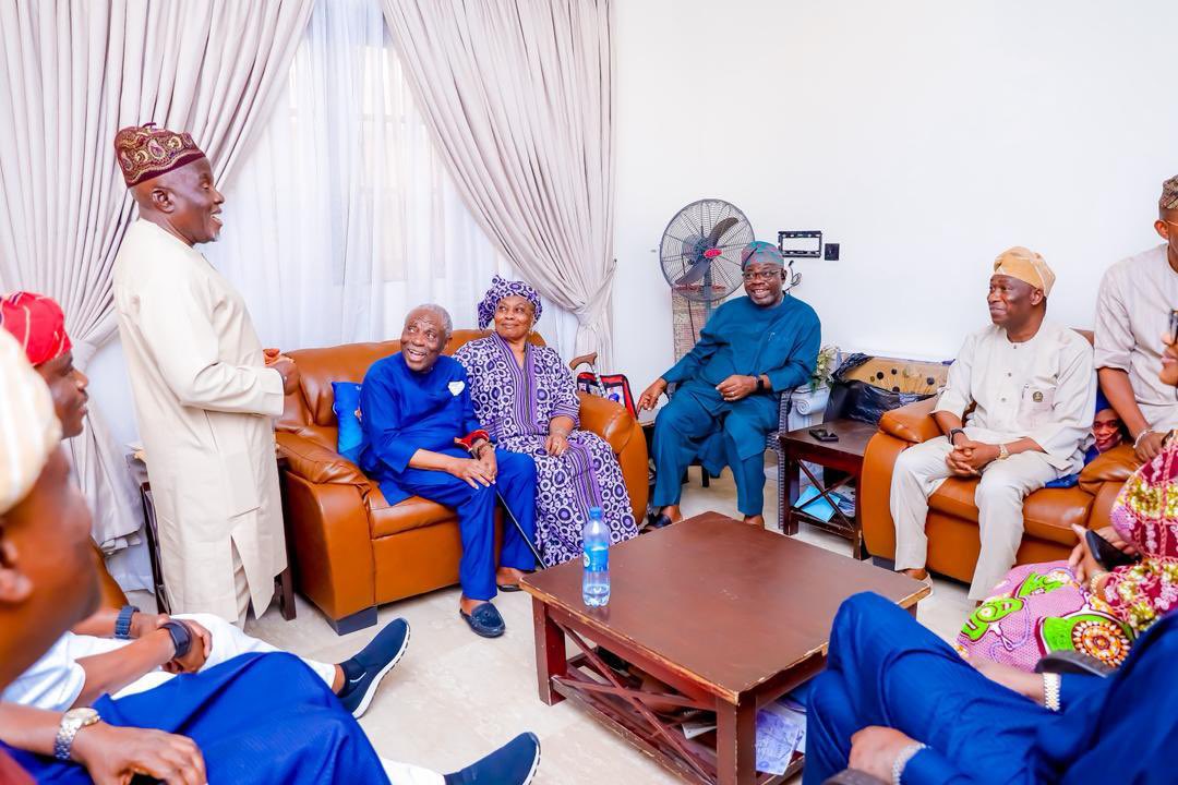 Classicmary tweet media