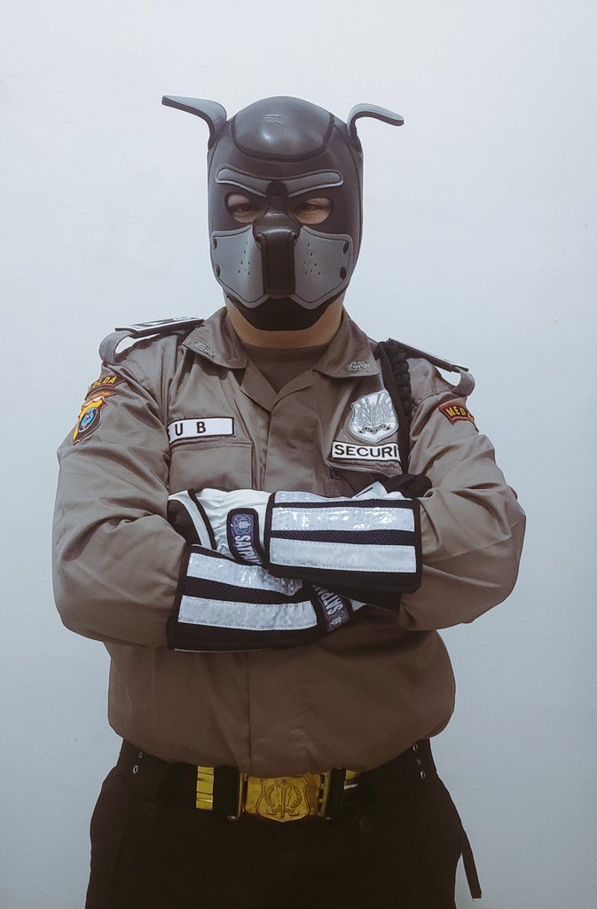 AndiUniform's tweet photo. Sub in brown version gear
What's next? 

*pardon for bad lighting (or bad camera) lol https://t.co/IoVVorz2NR