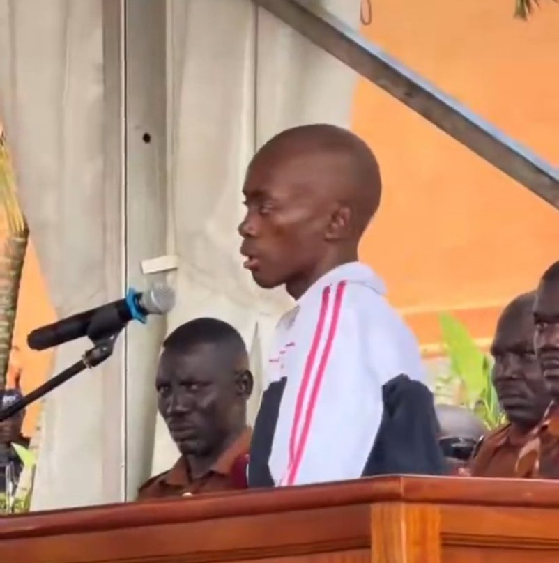 Ugandans 😂😂, I believe they have made stickers out of this.