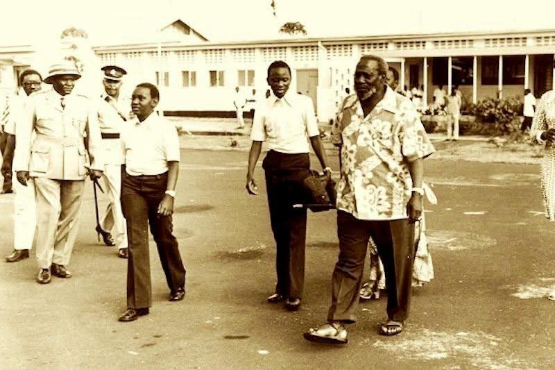 It was in the afternoons in State House Nairobi  Lee Njiru was trailing Geoffrey Kariithi down the quiet corridors. The Head of Civil Service, as formidable as he was calm, spoke in a way that made you feel you were hearing about the secret heartbeat of Kenyatta’s inner circle.