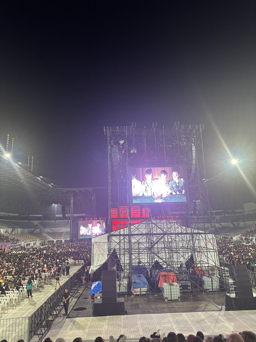 scarlet maple 🍁 ☽̶☾ tweet media