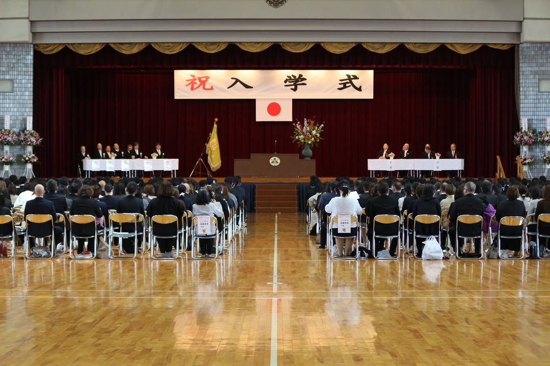 seiwauniv's tweet photo. 2026年4月3日　清和大学の入学式が挙行されました。

#清和大学 #法学部 #入学式 #桜 https://t.co/6Fh6LpC070