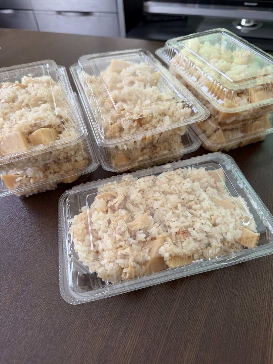 iatte_129's tweet photo. 美味しいと言われると
調子にのるタイプなんです

今月に入り2回炊いた

これから先何回炊くだろう

#筍ごはん https://t.co/bdoufAjZls