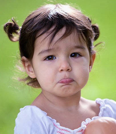 mdrnaubenophie's tweet photo. violet ii pouting at her dad and he pouts back at her https://t.co/oPXeIPWWsc
