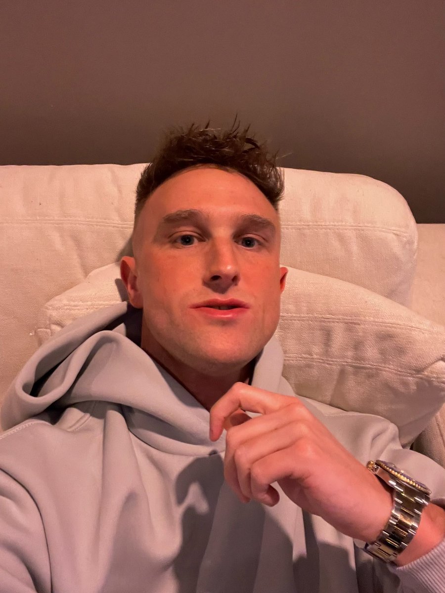 Dannyman511's tweet image. Whattup Bitch 👊🏼💥 #alpha #amazing #fighter #niceskin #arcticgray #monochromeking