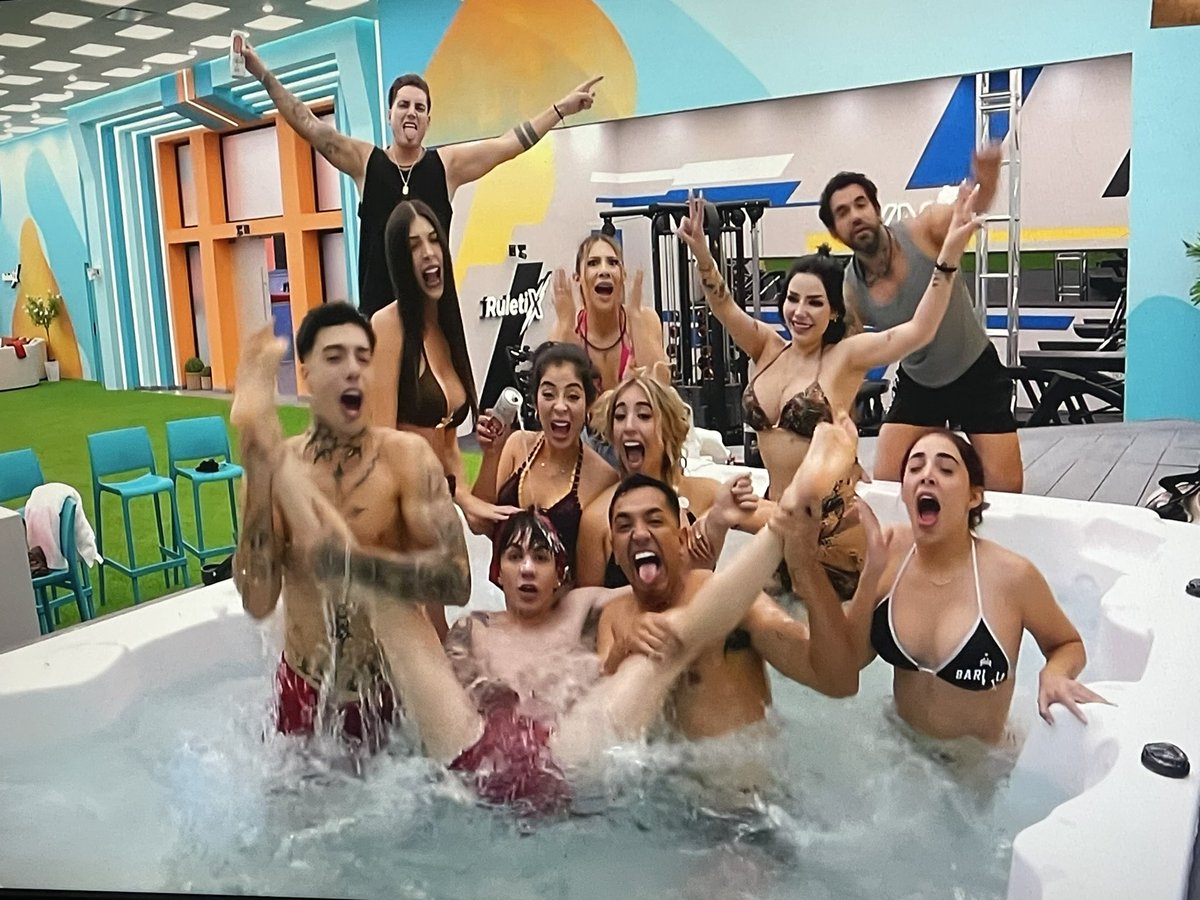 LaMansionVIP_'s tweet image. Turbio 🤣

#lamansiónvip #LaMansionVip