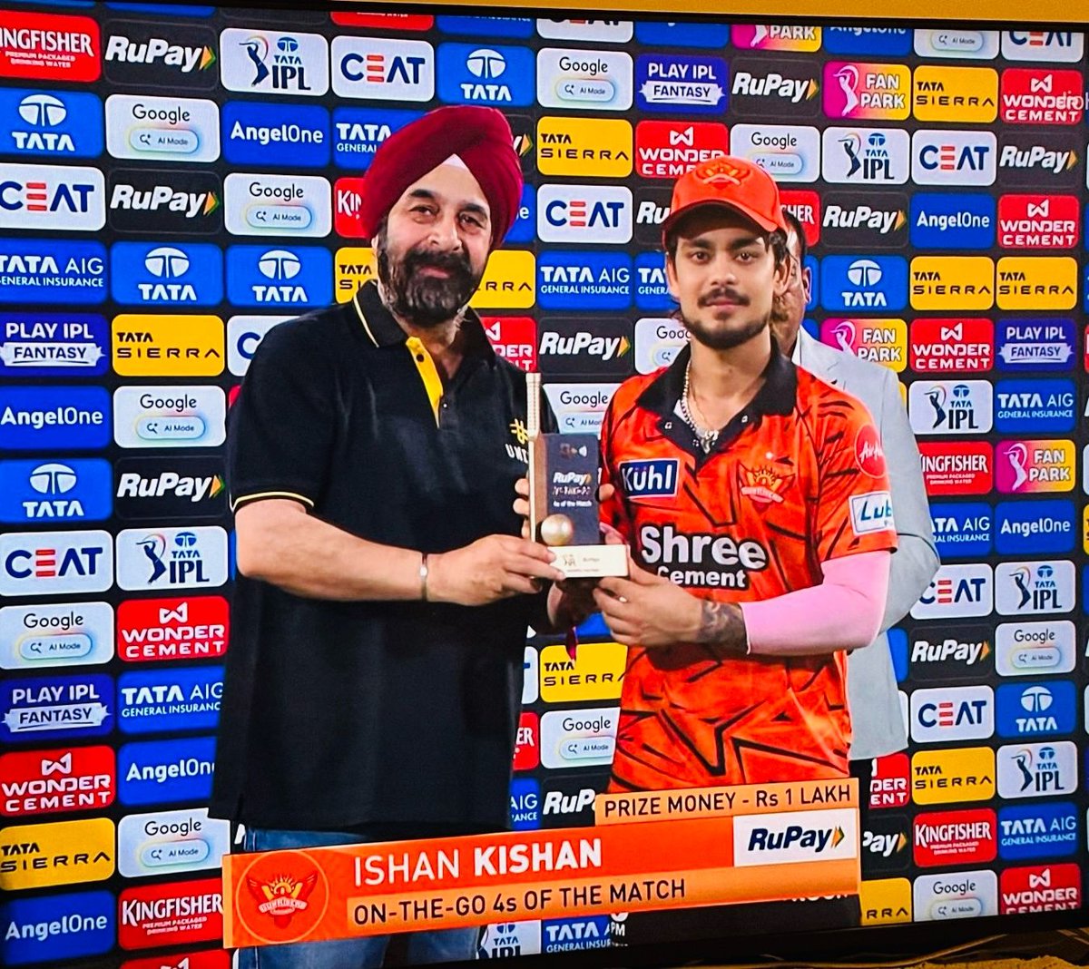 UnitySFBank's tweet image. Our MD &amp;amp; CEO Inderjit Camotra presenting an award at the IPL match yesterday!
#ipl #unitysfb #unitybank