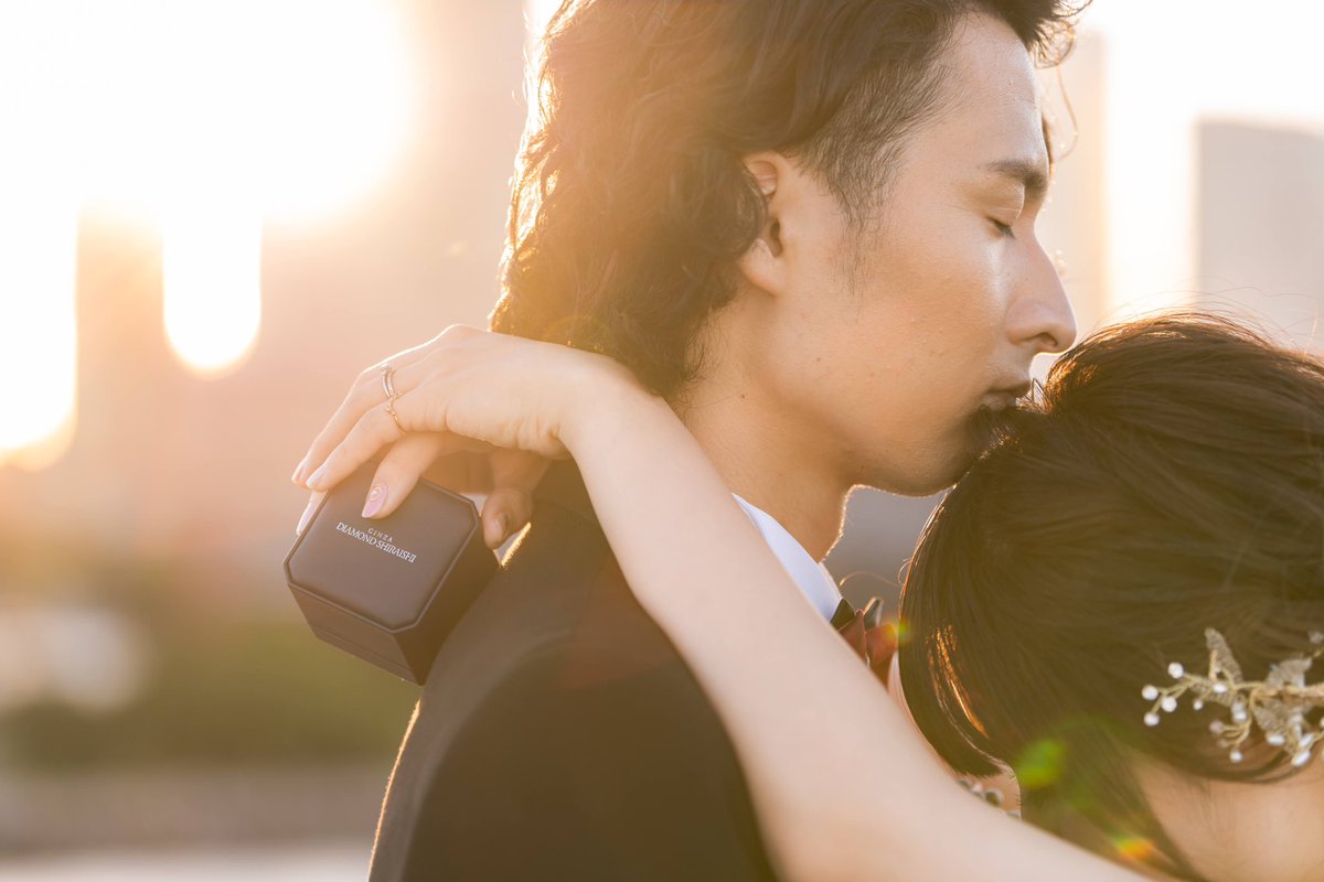 24toWedding's tweet photo. 横浜での大人気の撮影といえば…
大さん橋からのみなとみらいの景色💎🤍

日中はお天気がいいと西陽が差し込みほわっとやわらかい写真に仕上がります！
おふたりのデートの思い出の場所だった方も
思い出作りの方も是非😉😉

#横浜前撮りといえば24towedding #横浜前撮り https://t.co/K5IBMFAJJR