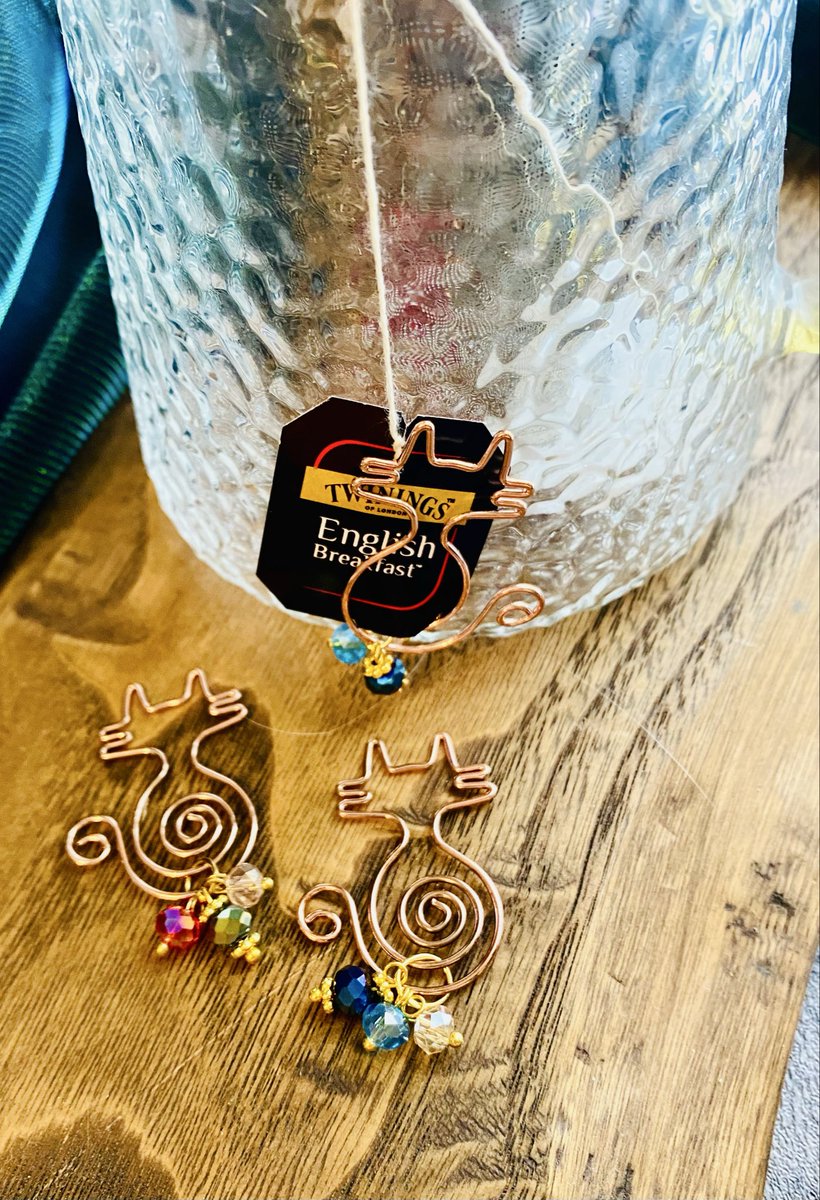 猫🐈‍⬛ティーチャーム🫖😸
これは猫のペーパークリップ📎にビーズ付けてみた🌷可愛い💕

ご購入頂いたお客様にプレゼントします🎁
久々にショップ開けるのでめんどう
うわーん😿