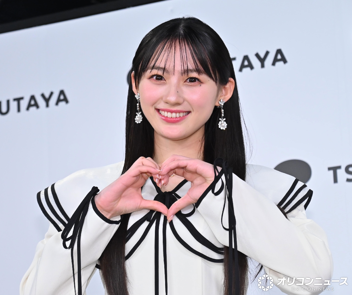 oricon's tweet photo. 乃木坂46川﨑桜
山下美月の写真集で勉強📖
エールもらう「すごく応援してくださって」
https://t.co/HgwKMltJTj

高校生役やってみたい❗️演技の仕事に意欲
「制服ものの作品に出ることが夢」
https://t.co/7ycA16h6H2

1st写真集『エチュード』発売記念会見

#川﨑桜
#川﨑桜1st写真集エチュード https://t.co/1o1AFyiFRz