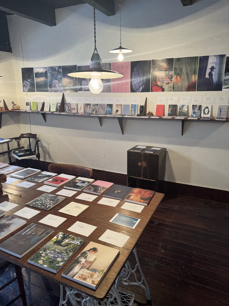 mihopr's tweet image. この絶妙な照明の具合がたまらん。

@AMULETomise  #京都　#gallery