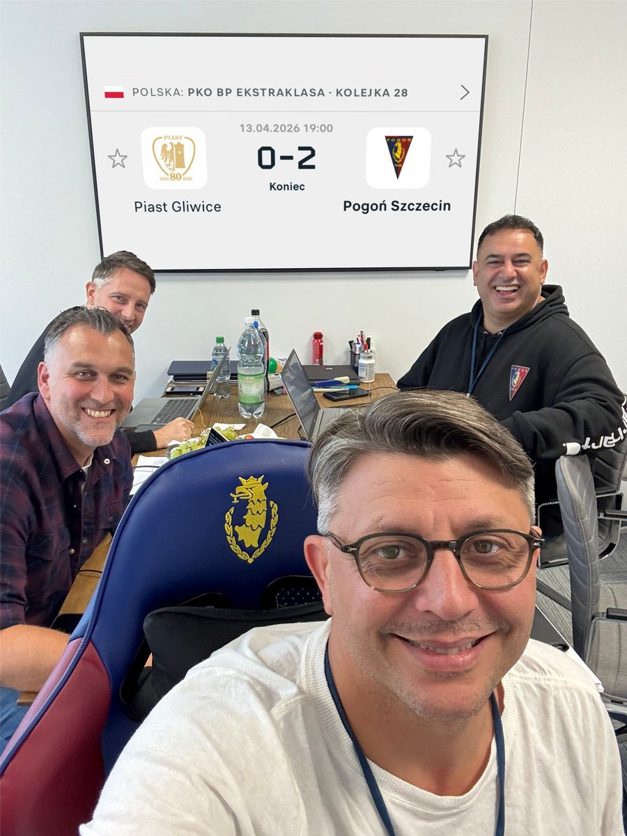 luka_100_'s tweet photo. Dzisiaj od rana w biurze tak
#PIAPOG
@_Ekstraklasa_
@PogonSzczecin https://t.co/qhgwjYzaVF