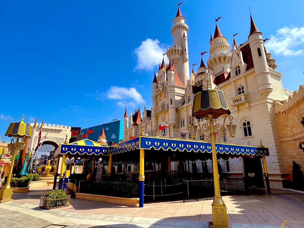 TaraTeacher1's tweet image. Taken myself to @UniversalSGP - it’s great being a big kid with a job to pay for things 😂 #universalstudios #themepark #singapore