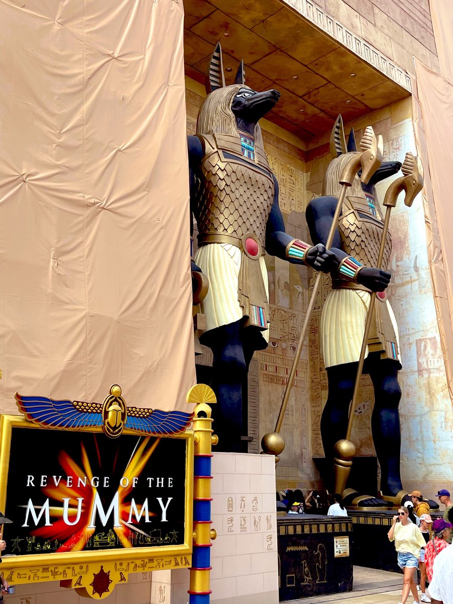 TaraTeacher1's tweet image. Taken myself to @UniversalSGP - it’s great being a big kid with a job to pay for things 😂 #universalstudios #themepark #singapore