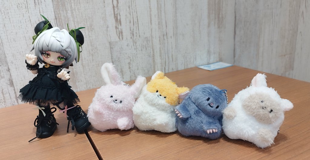 YiZv9's tweet photo. 虫虫カフェのパンカマちゃんとお散歩して来た。欲しかったガチャガチャも被らず4種でたし凄く運がいい一日だった☺️ https://t.co/QrZZ0JY6xO