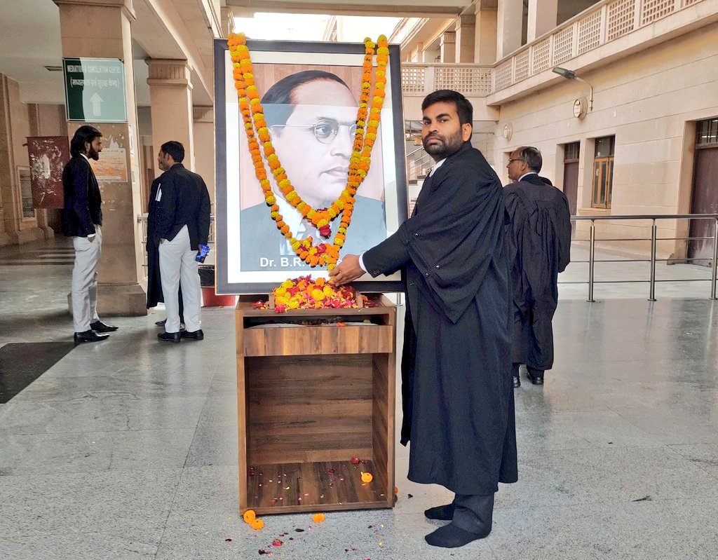 SatranshSevak's tweet photo. #बाबासाहेब अमर रहें।
#BabaSaheb https://t.co/PfWCEhims0