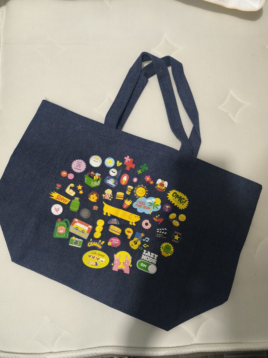 MiMirunt's tweet photo. กระเป๋าพันธุ์ไทย Denim delight
ราคา279 บาท พร้อมส่งจ้า
ผ้าหนาทนทาน
ขนาด 55 cm × 35 cm
ยังไม่เคยใช้งาน
แกะซองมาถ่ายรูปเฉยๆ
#กระเป๋า #พันธุ์ไทย https://t.co/7gqj6yCZ2h