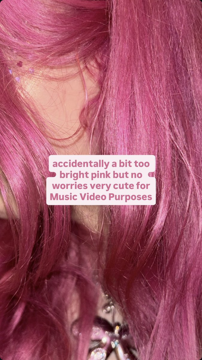 chloe updates 🦪 tweet media