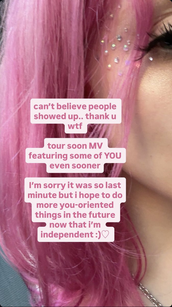 chloe updates 🦪 tweet media