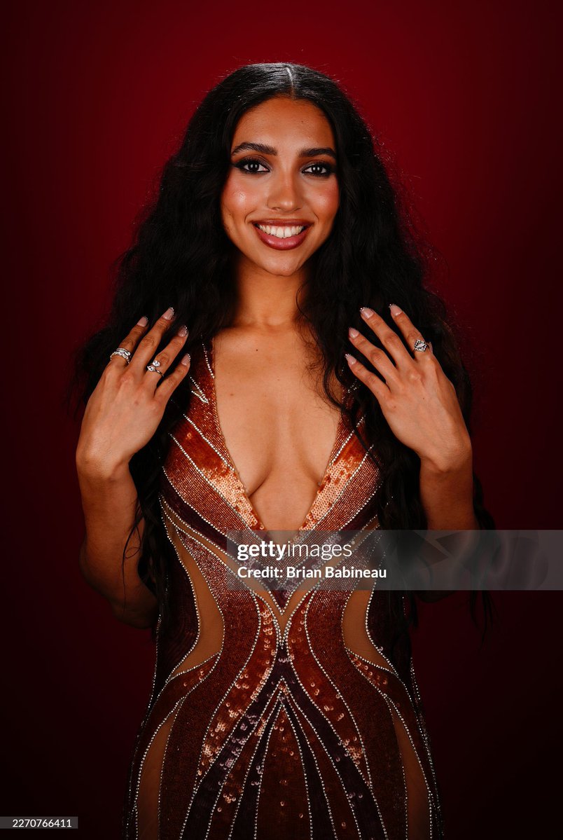 commieyuri's tweet image. AZZI PLSSSSS IM HAVING HEART PALPITATIONS 😭😭😭