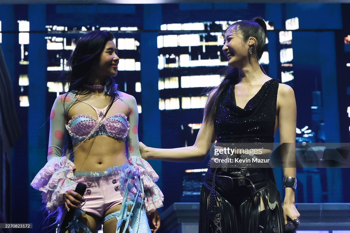 lynn ⟢ rumiphia is real. tweet media