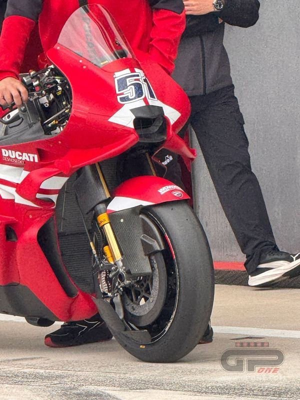 Lambe #RESIN6 tweet media