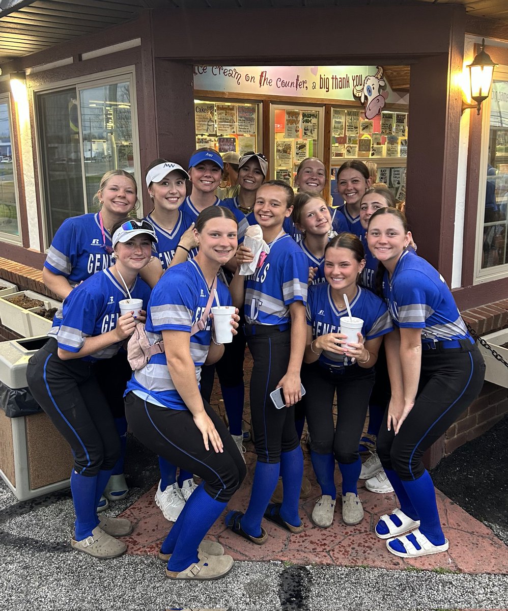 AWHS Softball tweet media