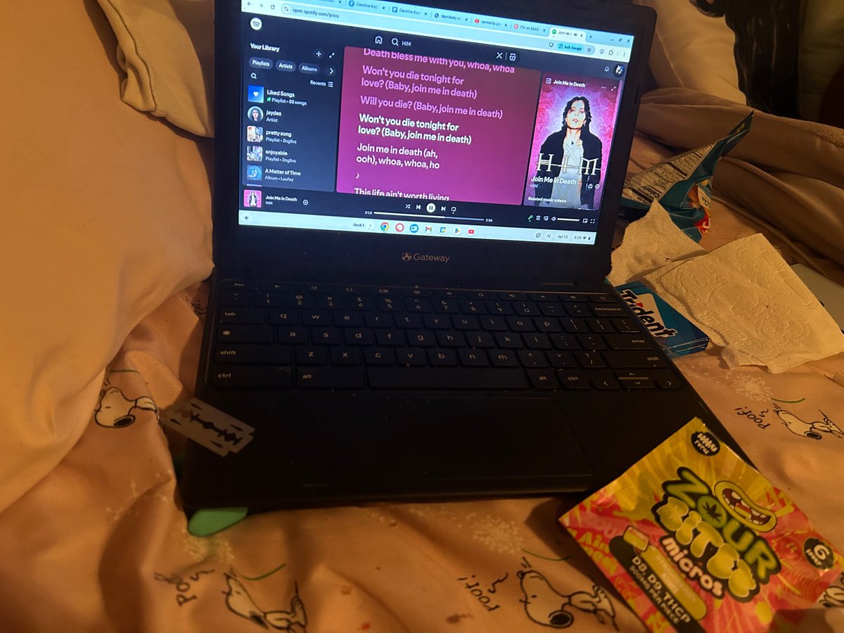 jade…. tweet media