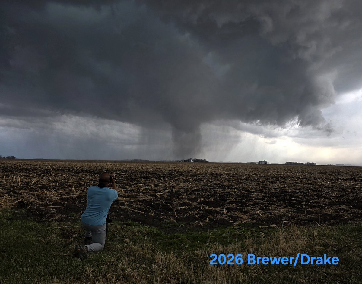 SimonStormRider's tweet image. Today, April 13, 2026, @JustonStrmRider, Jeff Turney, and I documented a relatively long-lived tornado and prolific hail-producing supercell near the community of Truman, Minnesota. Big stone hit and cut Jeff's scalp! #MNwx