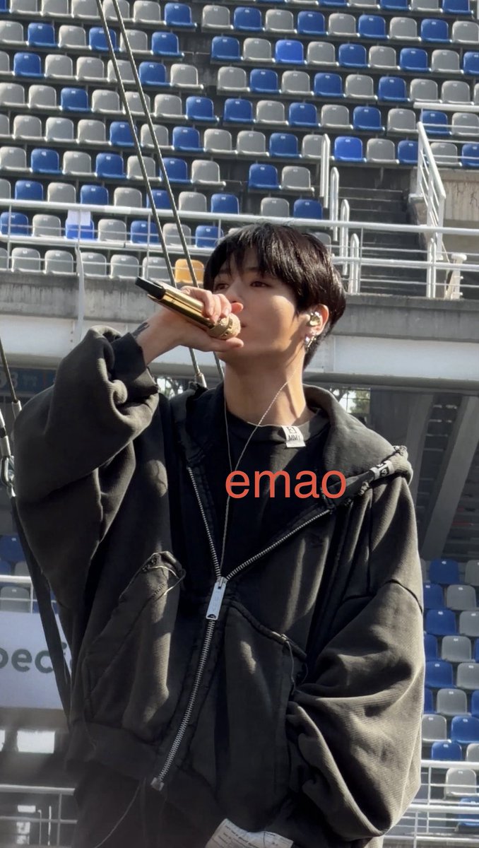 emaoTicket tweet media