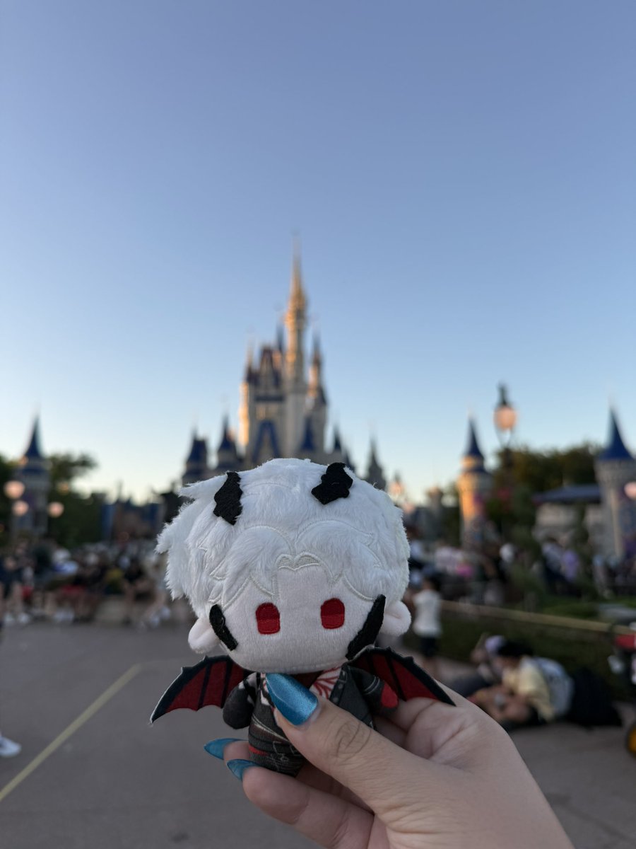 ophelia🍎🐦‍⬛ tweet media