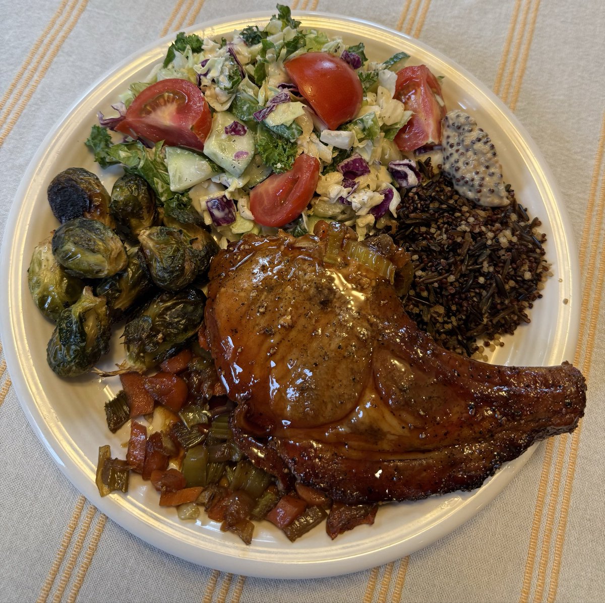 TheDragonGrill's tweet image. Monday was so productive finally finished the last grapefruit. Dinner tonight is Pork Rib Roast basted with Homemade Apple Syrup Jelly, Roasted Brussel Sprouts, Wild Rice &amp;amp; Quinoa Mix, and Mixed Cabbage Kale Cucumber Salad Dill Yogurt Dressing
Enjoy 😉