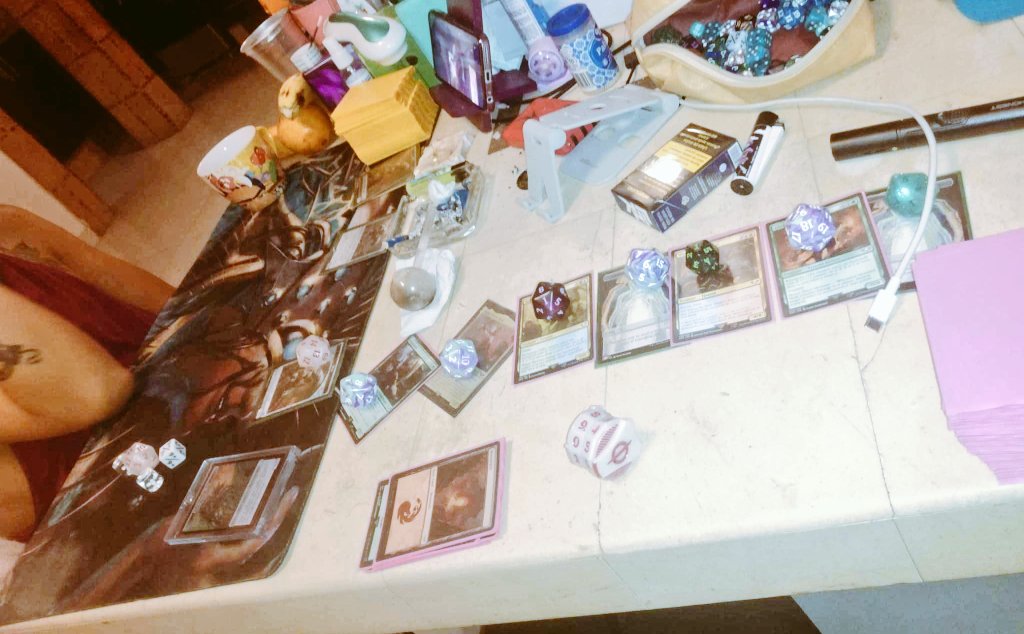 Y hoy en consumos inusuales,me mama darle a la pipa y jugar MTG