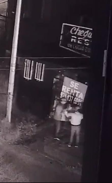 jaimeguerrero08's tweet image. Elementos de la @PABIC_GobOax colocan narcomantas en #Juchitán; #Fiscalia toma acciones legales vs involucrados

#JaimeGUERRERO 

La Fiscalía General del Estado de Oaxaca (@FElectoralOax) investiga a elementos de la Policía Auxiliar, Bancaria, Industrial y Comercial (PABIC) por