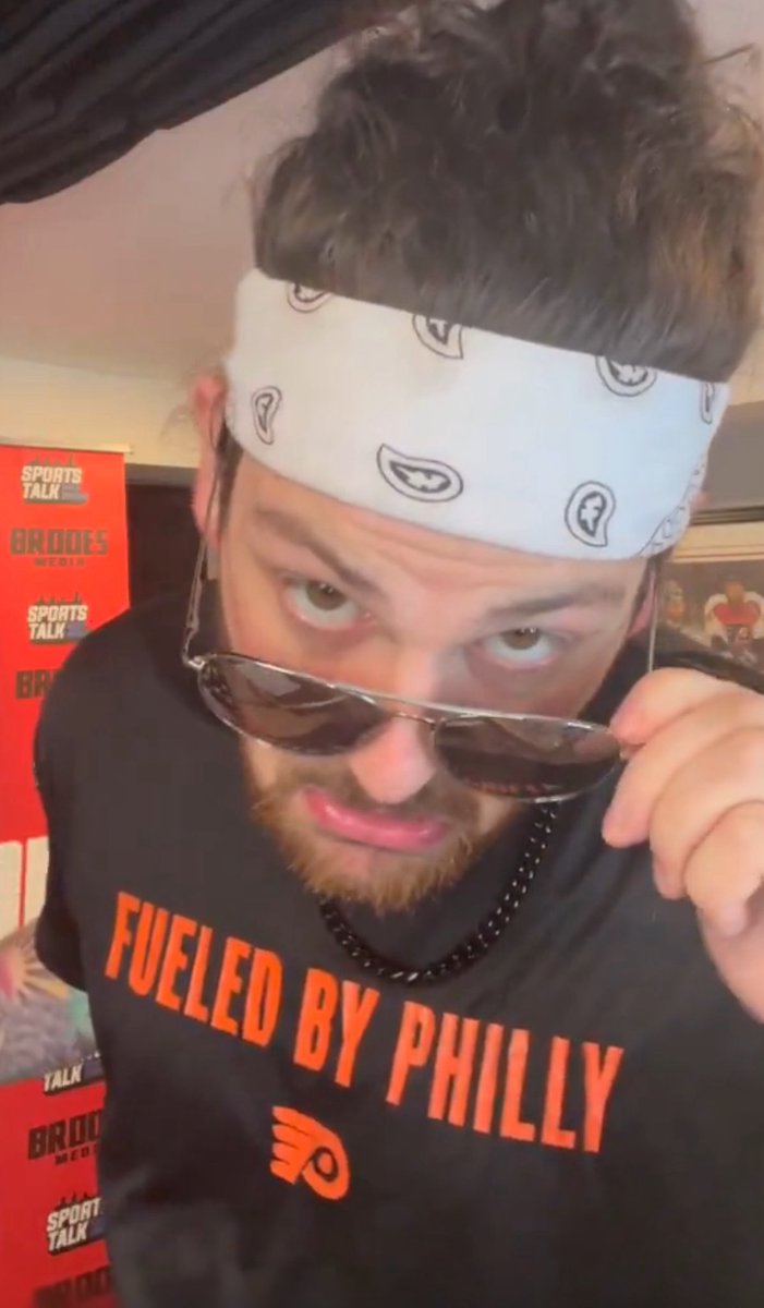 Brodes81's tweet image. Me checking my heart rate. 

#Flyers #LetsGoFlyers