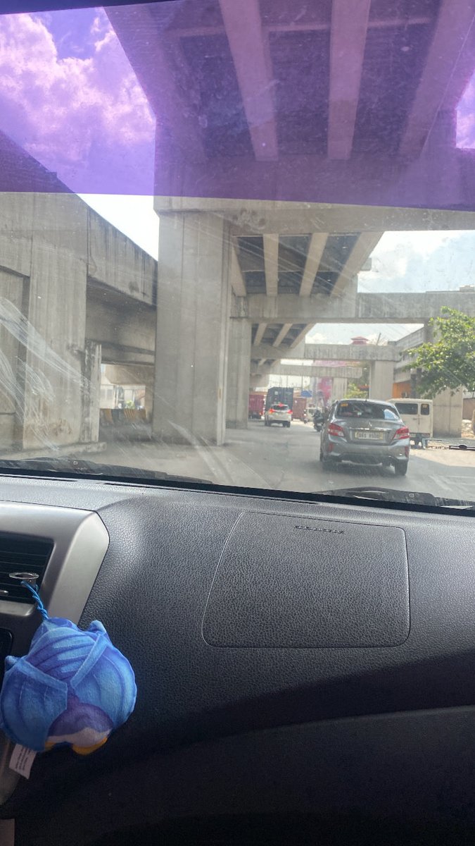 Ywrshaa's tweet photo. Hello metro manila ☺️ https://t.co/RXsZ2nRxwu