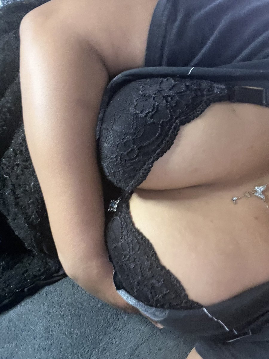 Pr3ttyPussy🍑💦 tweet media