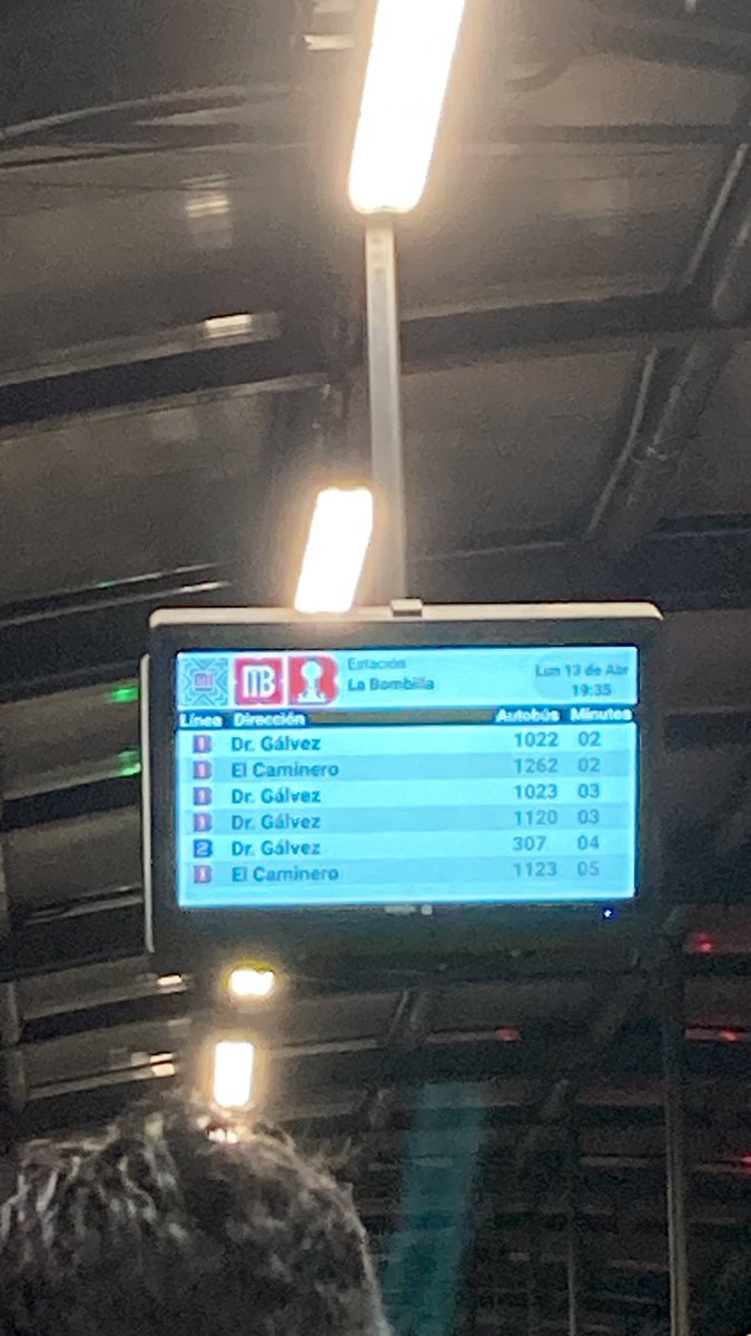 etjungle's tweet photo. @MetrobusCDMX ya es diario lo mismo? voy a caminero y no hay autobuses, estoy en Bombilla y no llegan los camiones, y en las pantallas dice que si hay servicio; porque no son transparentes? @GobCDMX @C5_CDMX https://t.co/pHjSYvvIVV