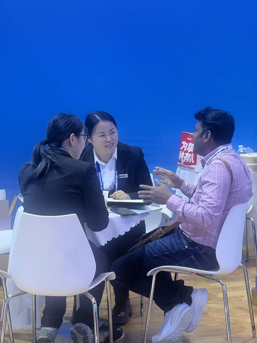 DakaFreezer's tweet image. China Refrigeration 2026!
☑️ April 8–10, 2026
🇨🇳 Beijing, China
#tubeicemaker #chinarefrigeration #flakeicemachine #KHAKKA