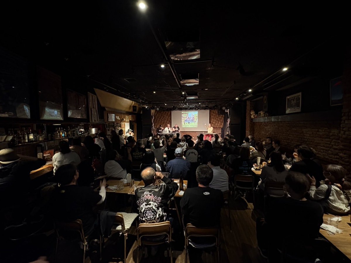 昨日の#プ体別 に来てくださった皆さん
本当にありがとうございました😭

何よりゲストで来て頂いた神取忍さんが
本当に素敵でかっこよくて優しい方で
すっかり魅了されちゃいました😘
終始楽しい時間でした💕

そんな#プ体別 は
次回5・28です😘
ぜひ来てください🙏
よろしくお願いします🙇😘