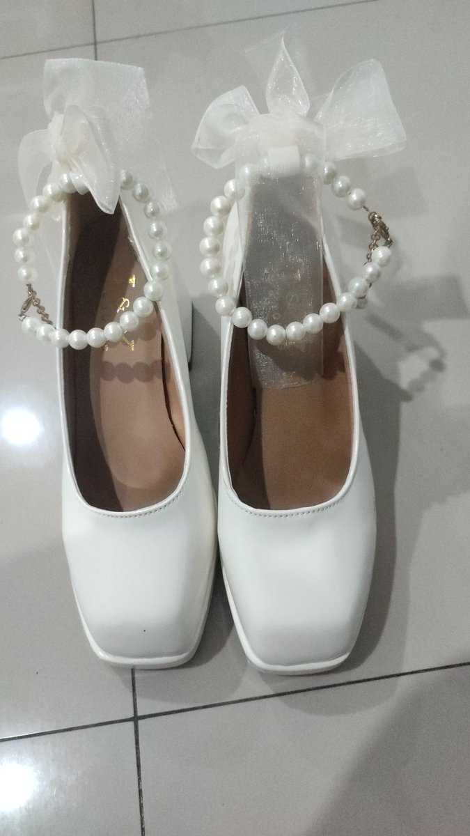 HOBARINN's tweet photo. Minus ga ada dus dan lecet (detail di rep) tapi ada sarung sepatunya

Size 39, baru dipake sekali.

70k bisa nego belum termasuk ongkir. Pengiriman dari Purwokerto via Anteraja

Bisa co oren tapi belum termasuk admin https://t.co/Lha3cBN2IU