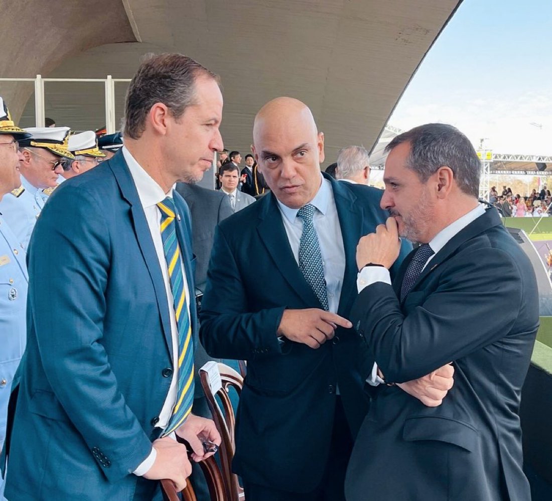 Allan Dos Santos tweet media