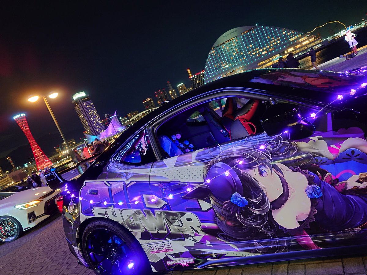 こむきな tweet media