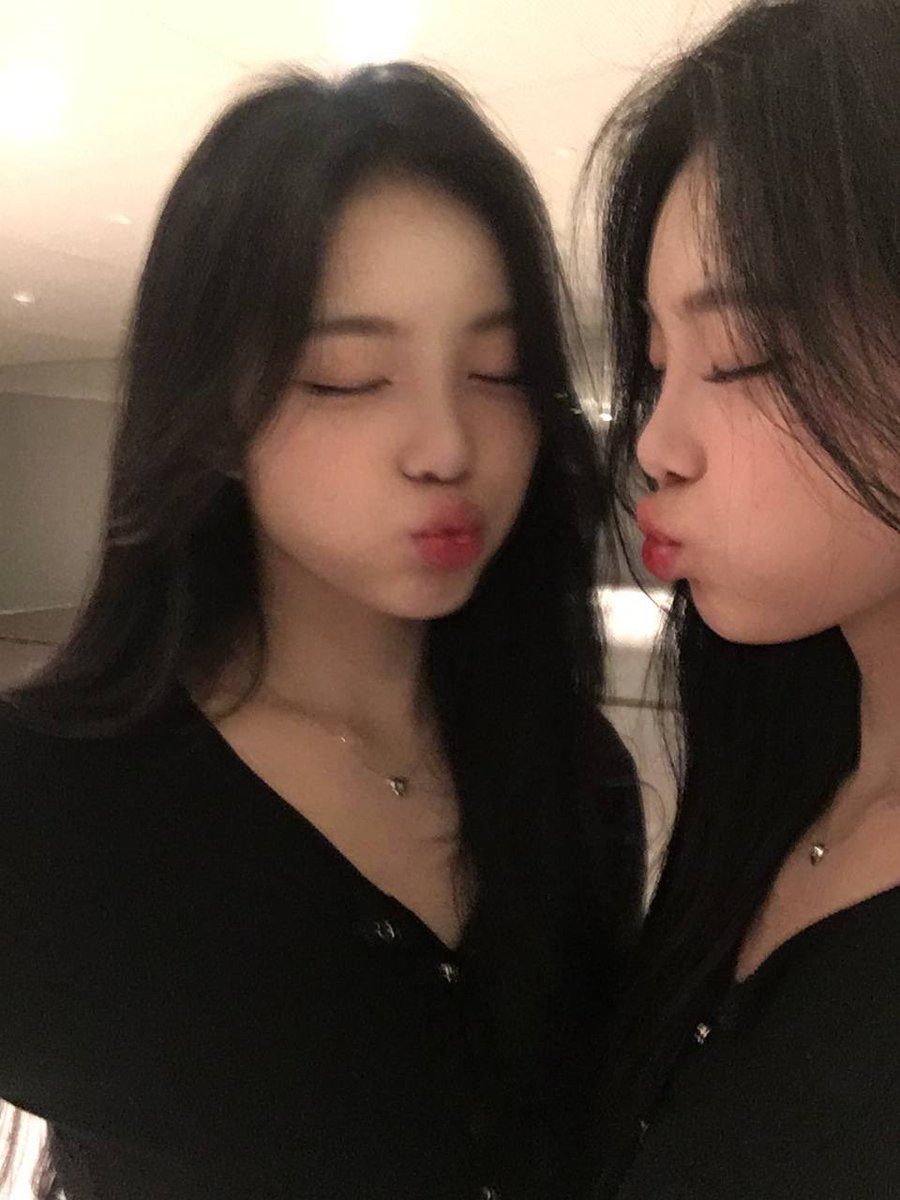 ㅤㅤㅤ
ㅤㅤㅤ
📍𝗦𝘁𝗮𝗿 𝗠𝘂𝘀𝗶𝗰 𝗘𝗻𝘁

Akulah si penunggu studio dance itu
ㅤㅤㅤ
ㅤㅤㅤ