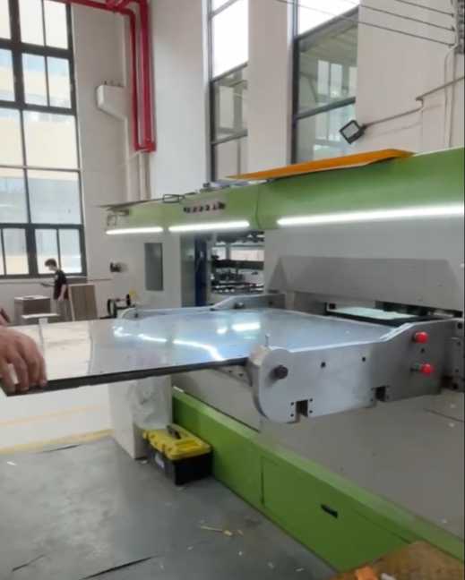 Aocheng799's tweet image. High-precision die-cutting equipment ensures sharp packaging finishes—Aocheng’s professional printing &amp;amp; packaging service for global partners. 🌍 jmacpacking.com
#AochengPrinting #PrecisionDieCutting #PackagingService